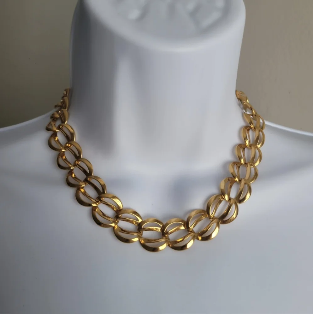 Vintage Napier Elegant Gold Tone Necklace